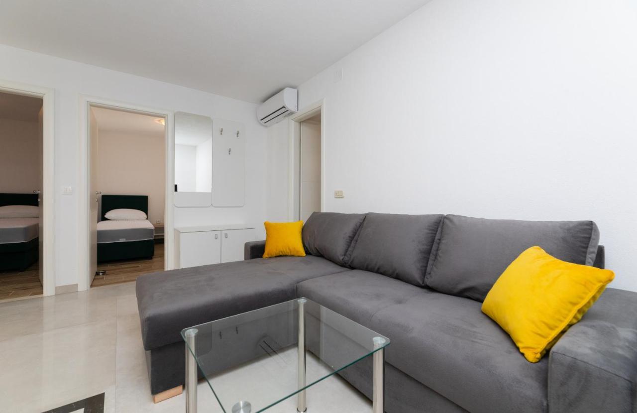 Apartmani Canaki Supetar Exterior foto