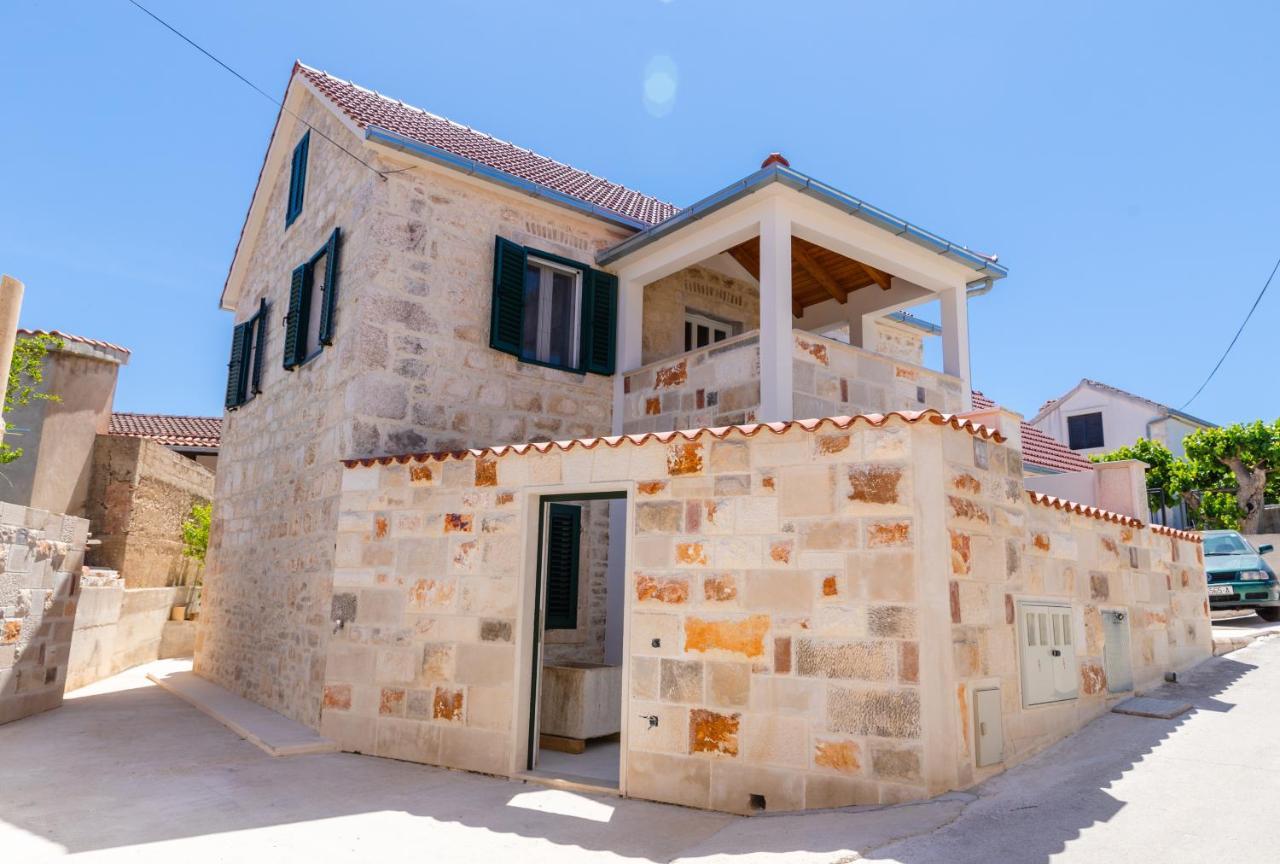 Apartmani Canaki Supetar Exterior foto