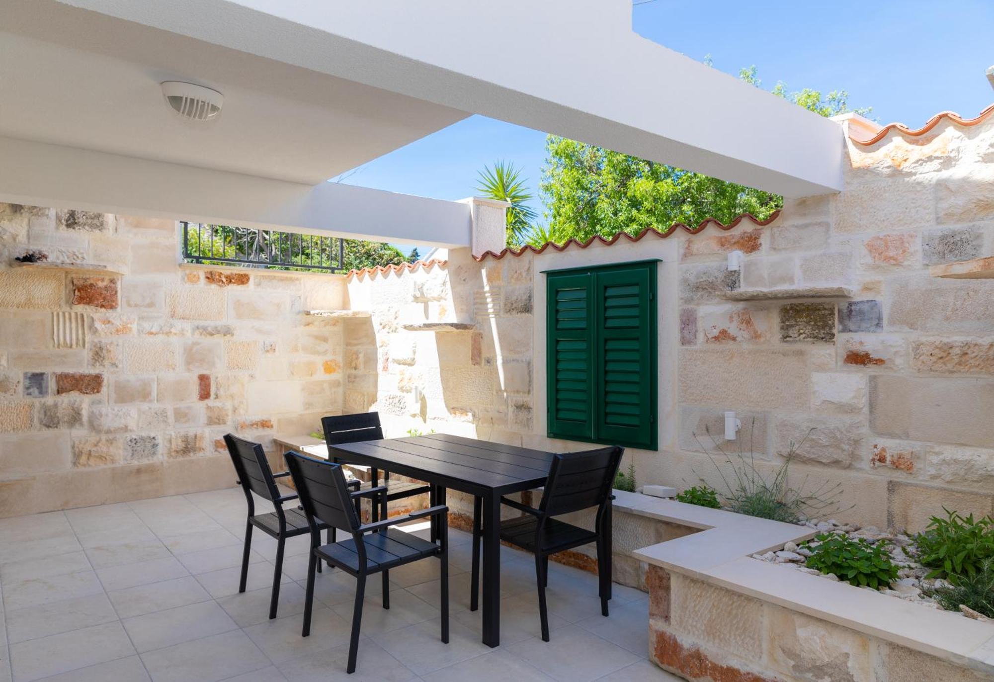 Apartmani Canaki Supetar Exterior foto